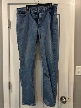 Levi's Men's Straight-Leg Medium Blue Jeans